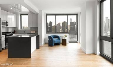 Main picture of 4720 Center Blvd Apartments