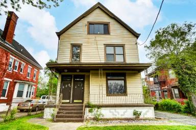 Main picture of 1840 Brewster Ave