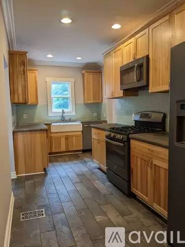 Main picture of 820 E 9th Ave