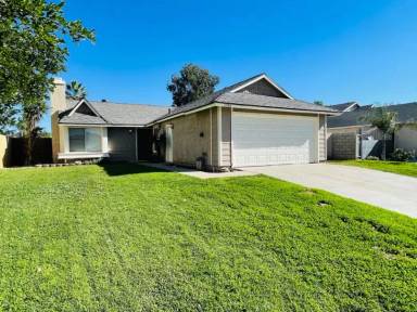 Main picture of 15766 Patricia St