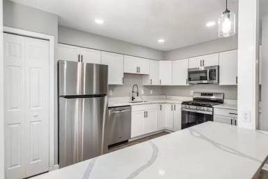 Main picture of 10701 Houck Dr