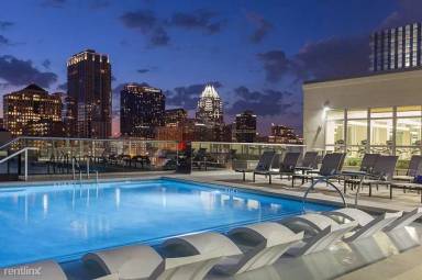 Main picture of 90 Rainey St