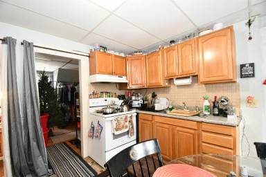 Main picture of 139 Greenwood St