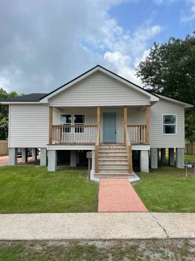 Main picture of 409 N Broadway St