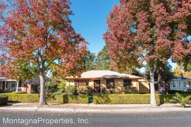 Main picture of 2221 Boxwood Dr