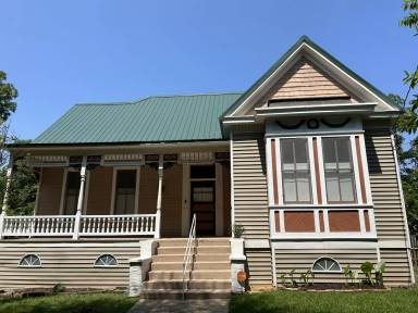 Main picture of 2025 5th Ave