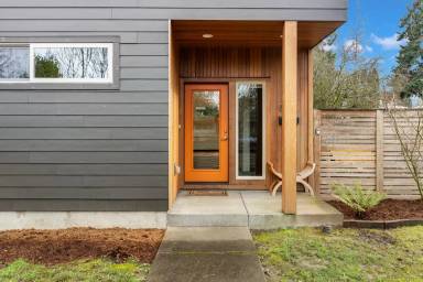 Main picture of 9326 N Tioga Ave