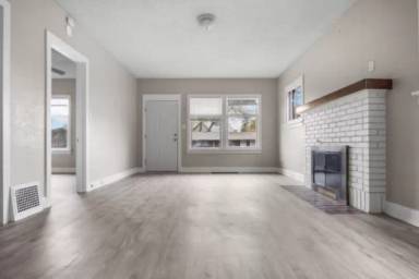 Main picture of 212 N 16th Ave