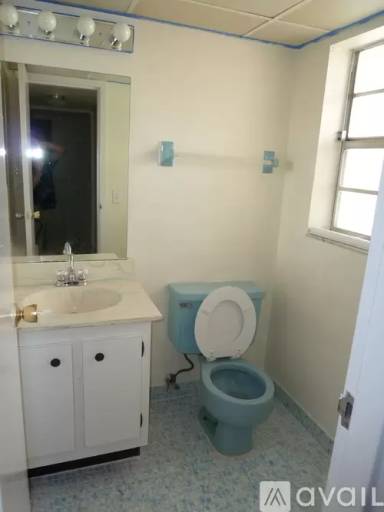 Main picture of 1025 Country Club Dr