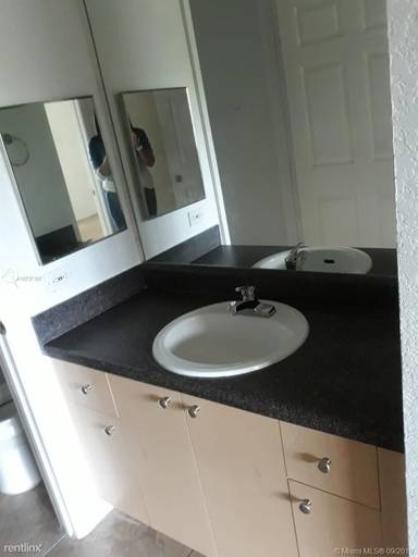 Main picture of 2560 Centergate Dr