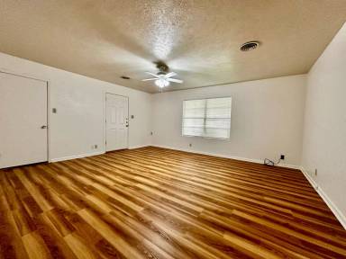 Main picture of 525 Methodist Encampment Rd