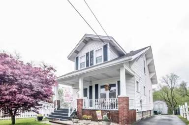 Main picture of 163 Oak Spring Rd