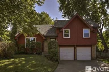 Main picture of 527 N Persimmon Dr