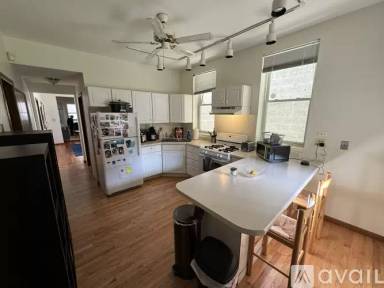 Main picture of 3318 N Kenmore Ave