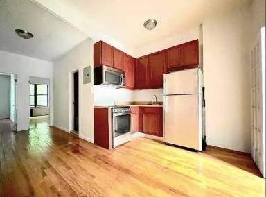 Main picture of 851 Lincoln Pl
