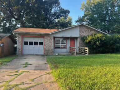 Main picture of 309 Hickerson Ave