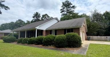 Main picture of 741 Henderson St