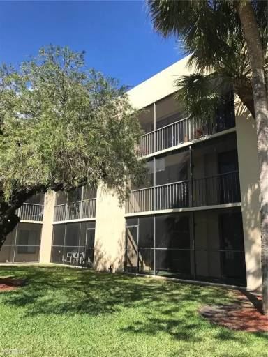 Main picture of 8045 SW 107th Ave