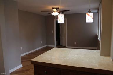 Main picture of 418 1/2 Columbia Ave