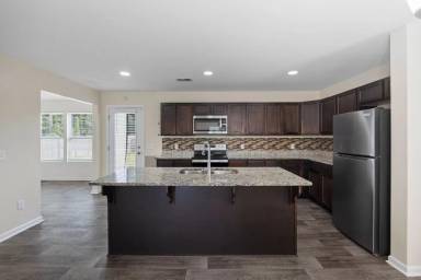 Main picture of 442 Thoroughbred Dr
