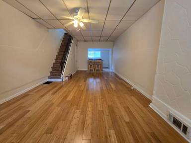 Main picture of 1729 N Dover St