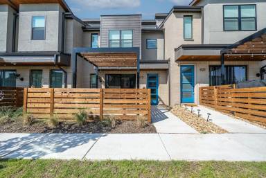 Main picture of 917 Emerling Dr