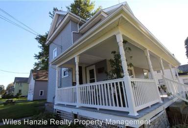 Main picture of 404 W Oak St