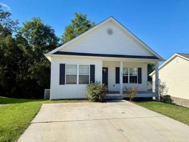 Main picture of 200 Ridge Pointe Dr