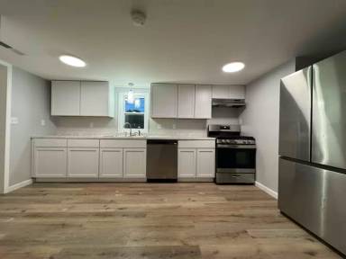 Main picture of 7482 Surbrook Rd