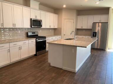 Main picture of 1872 Decker Ave