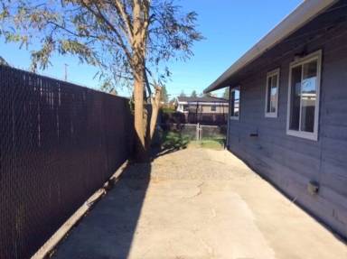 Main picture of 10730 SE 165th St