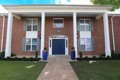 Main picture of 40 S Morrison St
