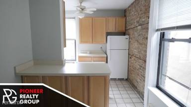 Main picture of 1216 N Dearborn St