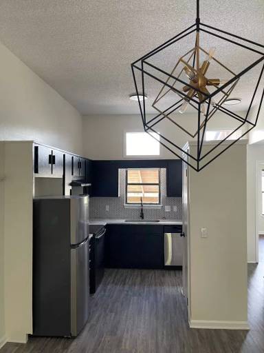 Main picture of 3800 Provence St