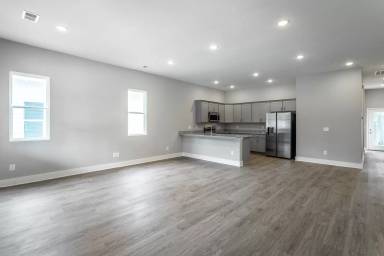 Main picture of 212 McBrien Rd