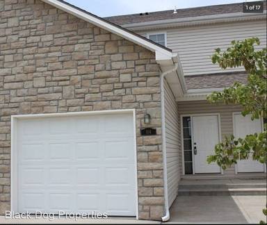Main picture of 900 Oakbrook Pl
