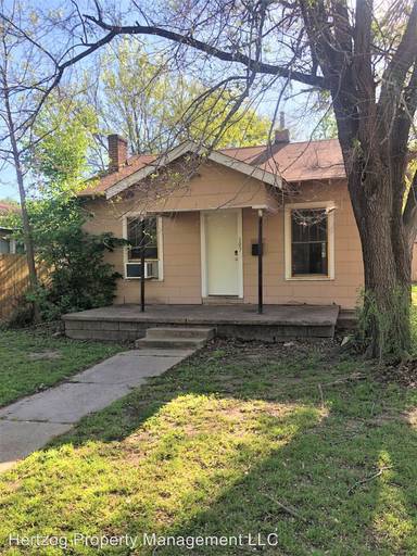 Main picture of 303 S Lake St