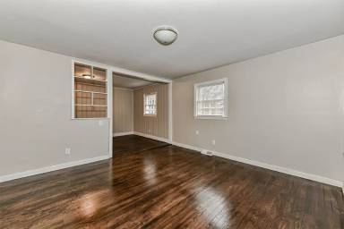 Main picture of 4908 Winchester St