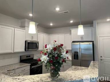 Main picture of 400 Ribbon Rail St