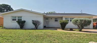 Main picture of 202 E Shandon Ave