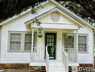 Main picture of 706 W Willis St