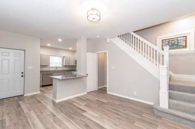 Main picture of 102 Shadyhill Rd