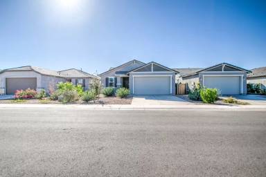 Main picture of 4205 E Haley Dr