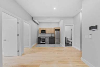 Main picture of 2333 Beaumont Ave