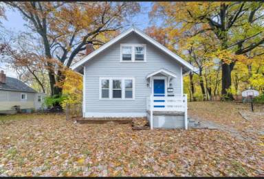 Main picture of 701 Leslie St