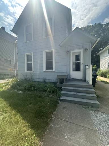 Main picture of 3188 W 92nd St