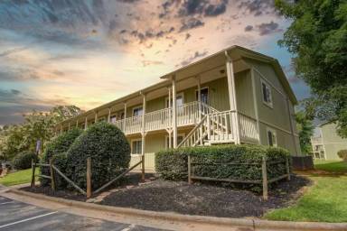Main picture of 100 Ashewood Cir