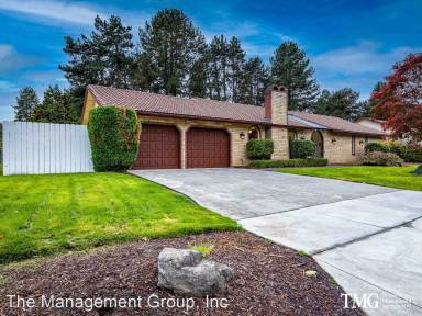 Main picture of 7610 NE Meadows Dr