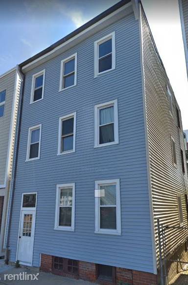 Main picture of 149 Paris St