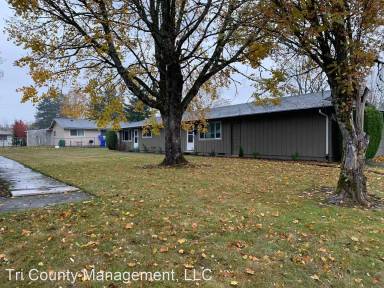 Main picture of 460 SE Vista Ave